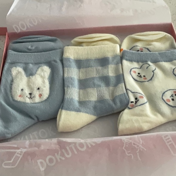 Ladies Dokutoku Fun Bunny crew socks set - Picture 1 of 7